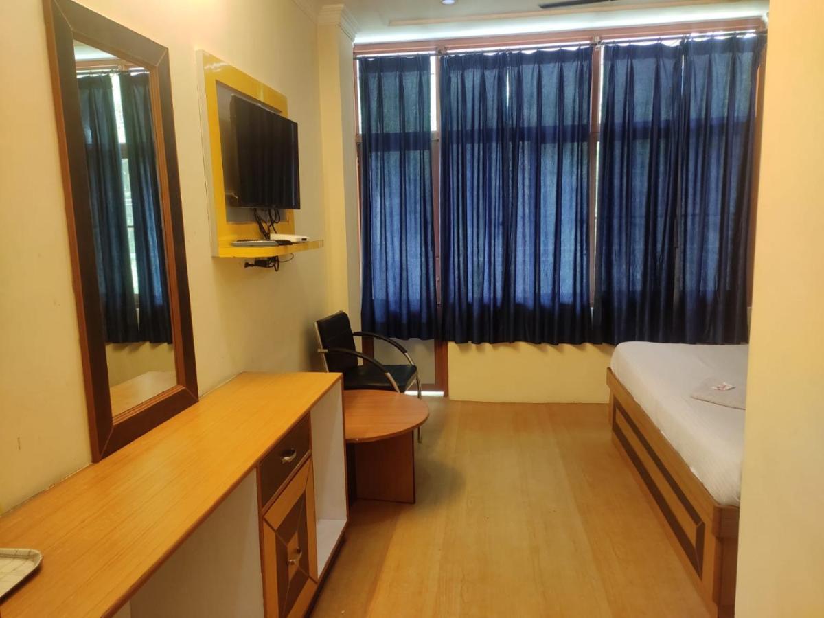 Hotel Amandeep ダラムシャーラー エクステリア 写真