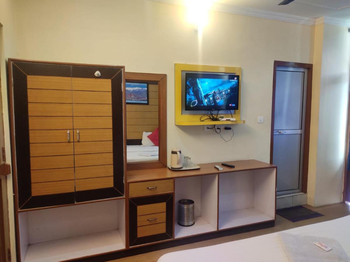 Hotel Amandeep ダラムシャーラー エクステリア 写真