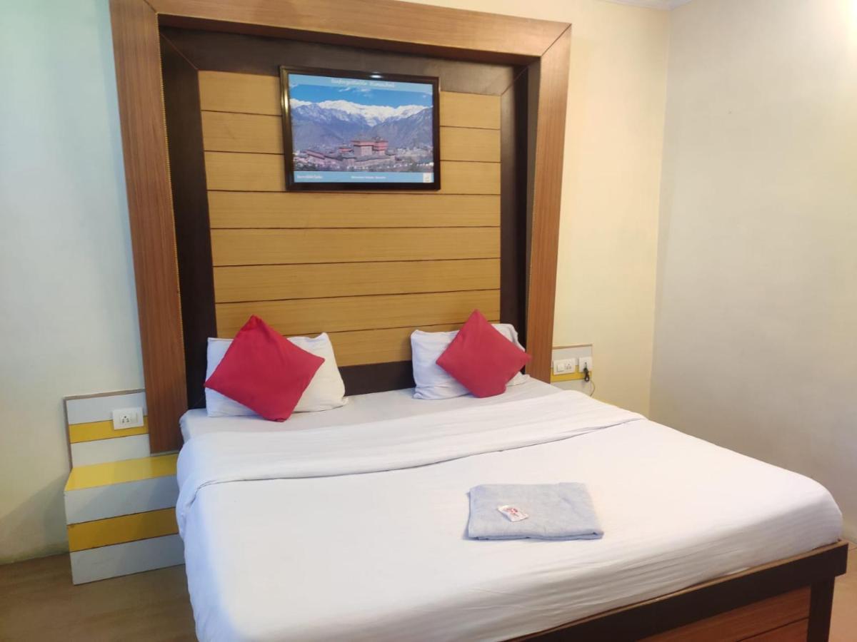 Hotel Amandeep ダラムシャーラー エクステリア 写真